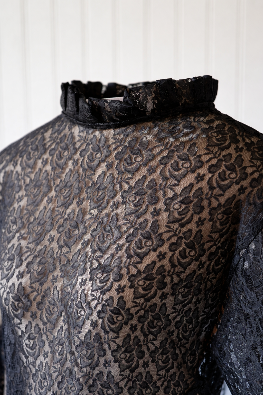 Blusa Noir Éternelle